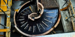 Realizacja schodów spiralnych - szalunki nietypowe, szalunki specjalistyczne | budosprzet.pl